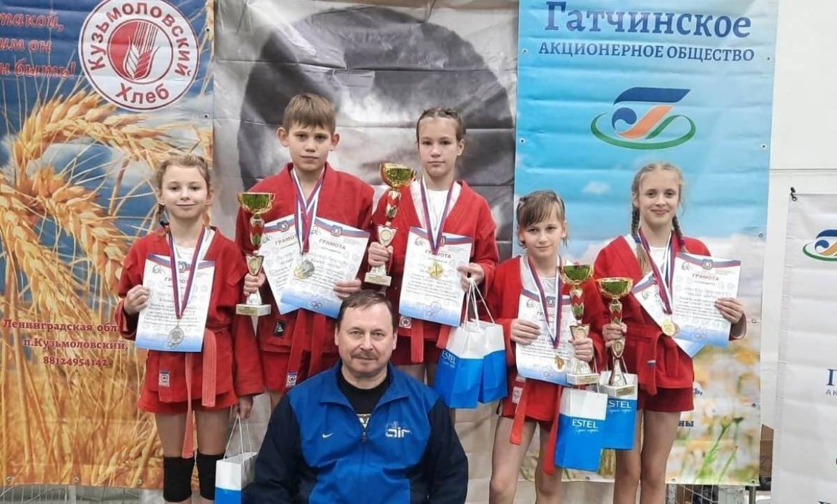 Вся команда маловишерских «соколят» вернулась с медалями с турнира по самбо из Гатчины