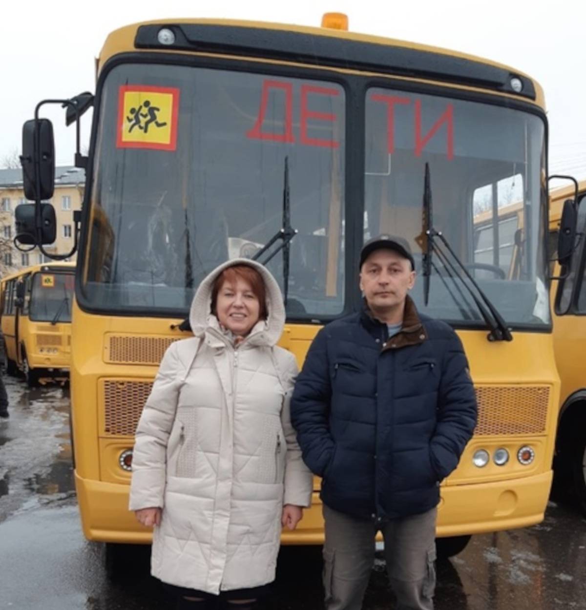 Окуловский район получил новые школьные автобусы