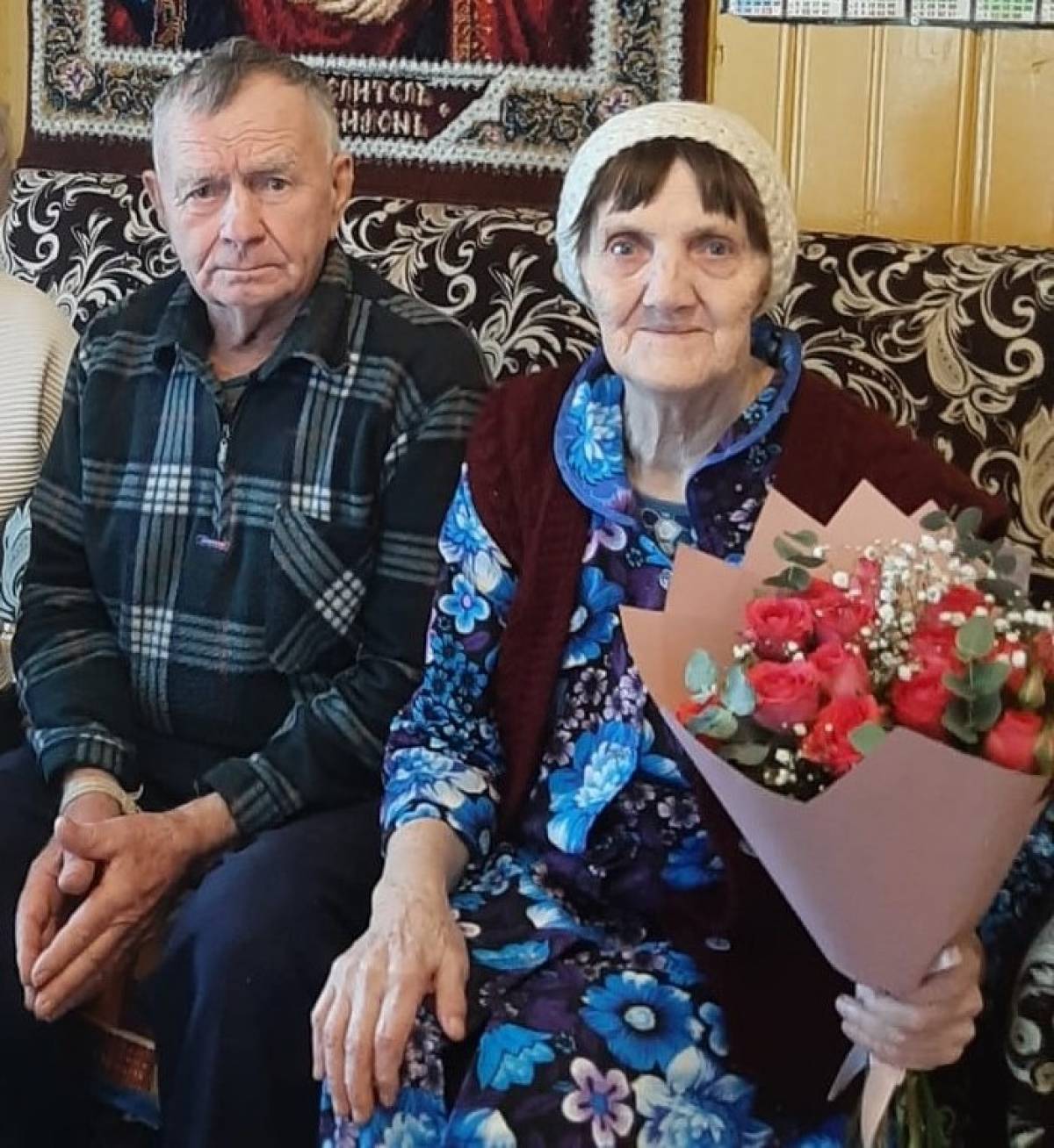 Бриллиантовую свадьбу отпраздновали супруги ЗАЙЦЕВЫ  из д. Перфильево Хвойнинского округа.