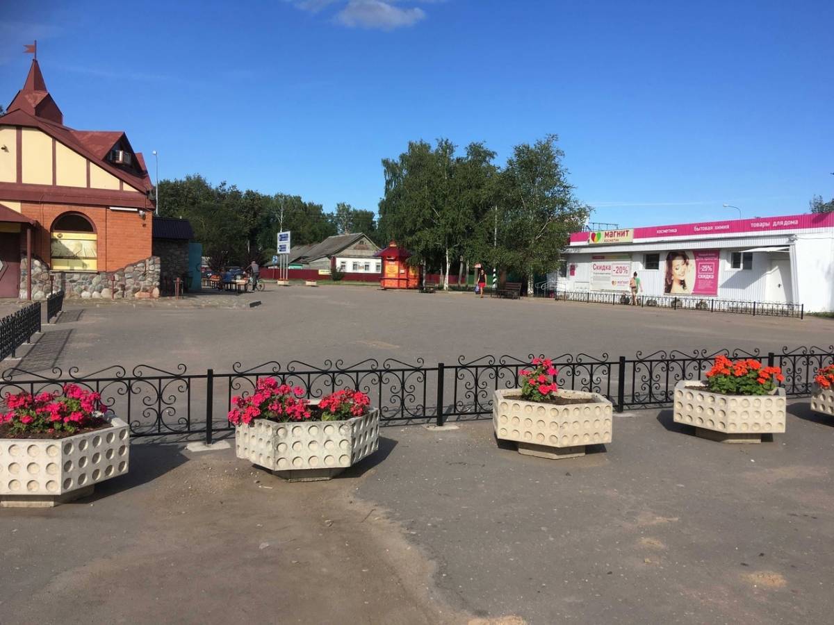 В Шимске благоустроят пешеходную зону на центральной площади