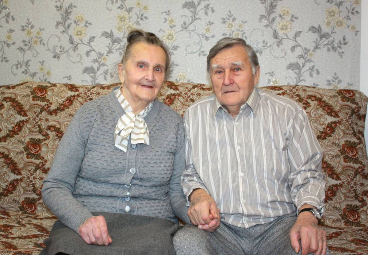 Супружескому союзу Виктора и Людмилы Ефимовых со станции Кушавера Хвойнинского округа  исполнилось 60 лет