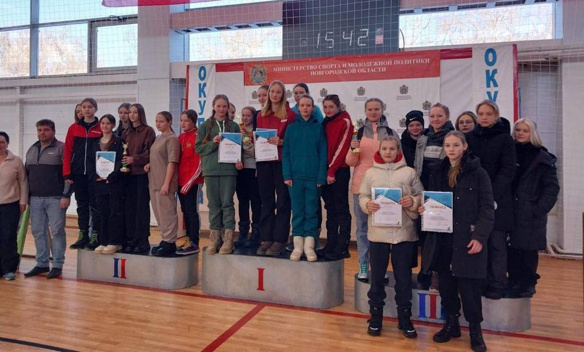 Лыжницы из Марёва одержали победу в областной спартакиаде учащихся
