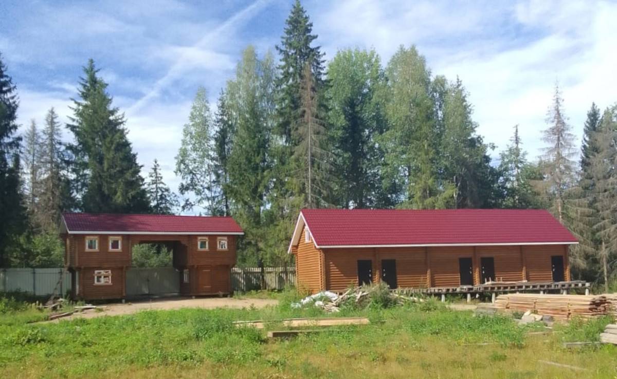 В Окуловском районе хоккейный клуб СКА строит детскую тренировочную базу