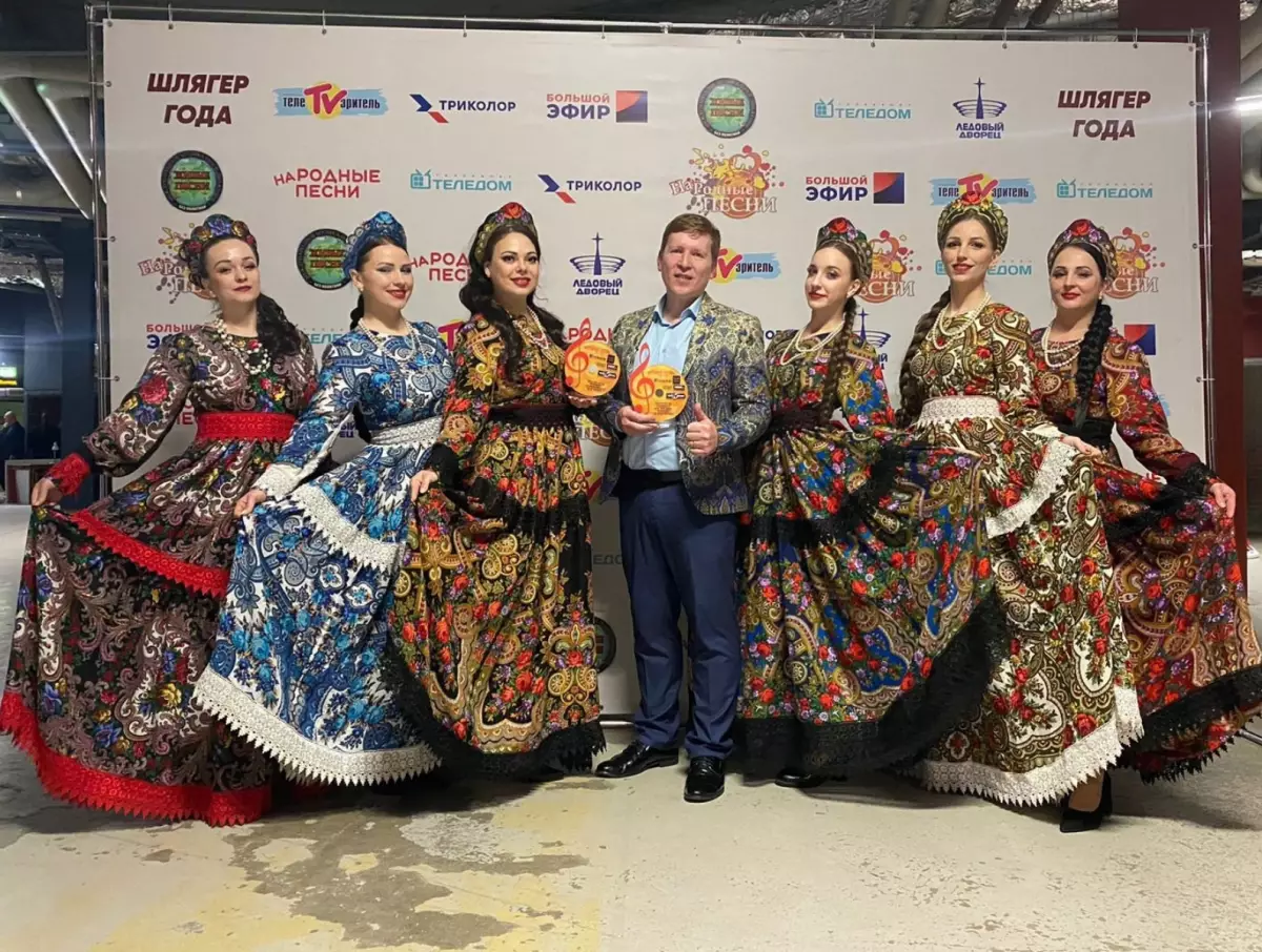 Коллектив «Аквамарин» из посёлка Шимск получил музыкальную телевизионную премию «Шлягер года»