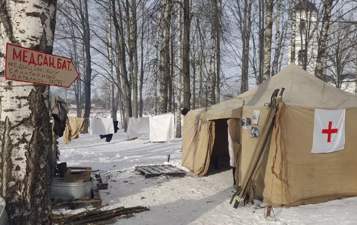 В Сольцах провели реконструкцию партизанского лагеря