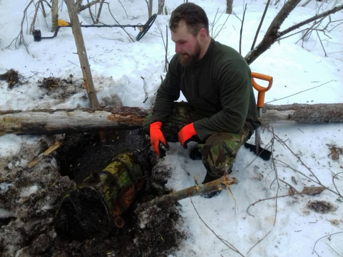 Участники поисковой группы «Неболчи» обнаружили фрагменты бомбардировщика времен Великой Отечественной войны