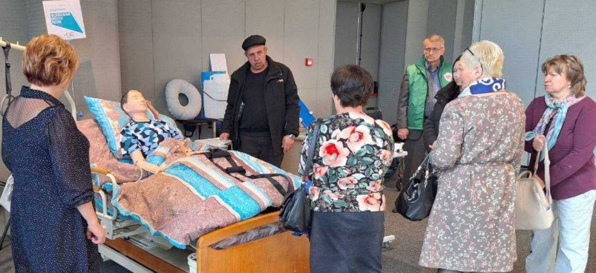 В штате Окуловского КЦСО - 73 помощника по уходу