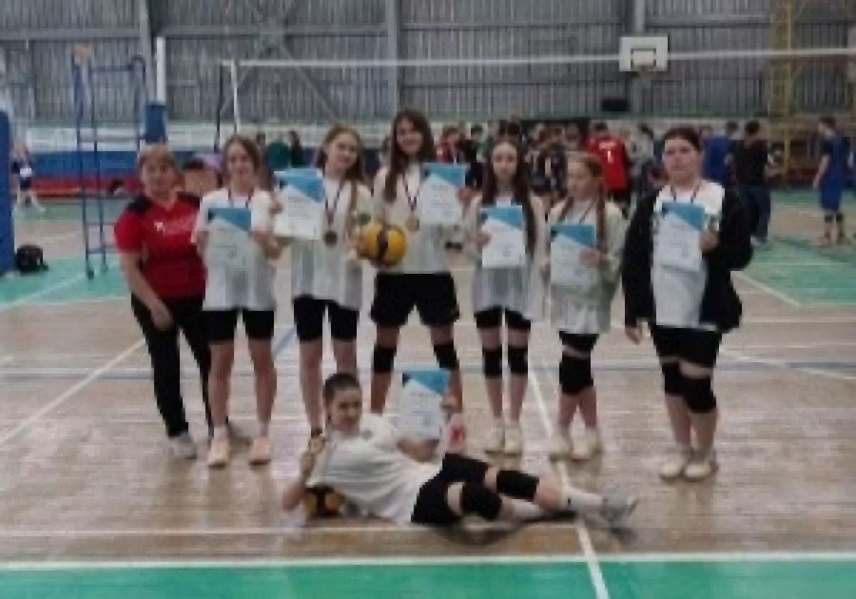 Волейбольная команда девушек Марёвской школы стала призёром 60-й областной спартакиады учащихся
