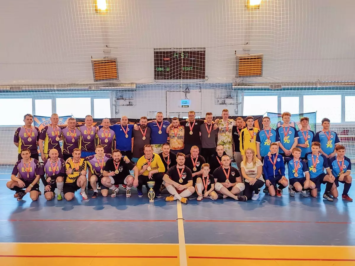 В спорткомплексе «Искра» г. Чудово прошёл турнир по мини-футболу, посвящённый памяти Алексея Зинина