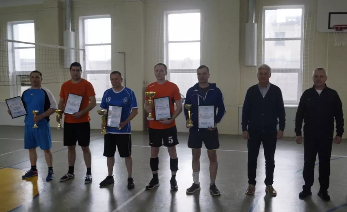 Шимские полицейские победили в региональном турнире по волейболу