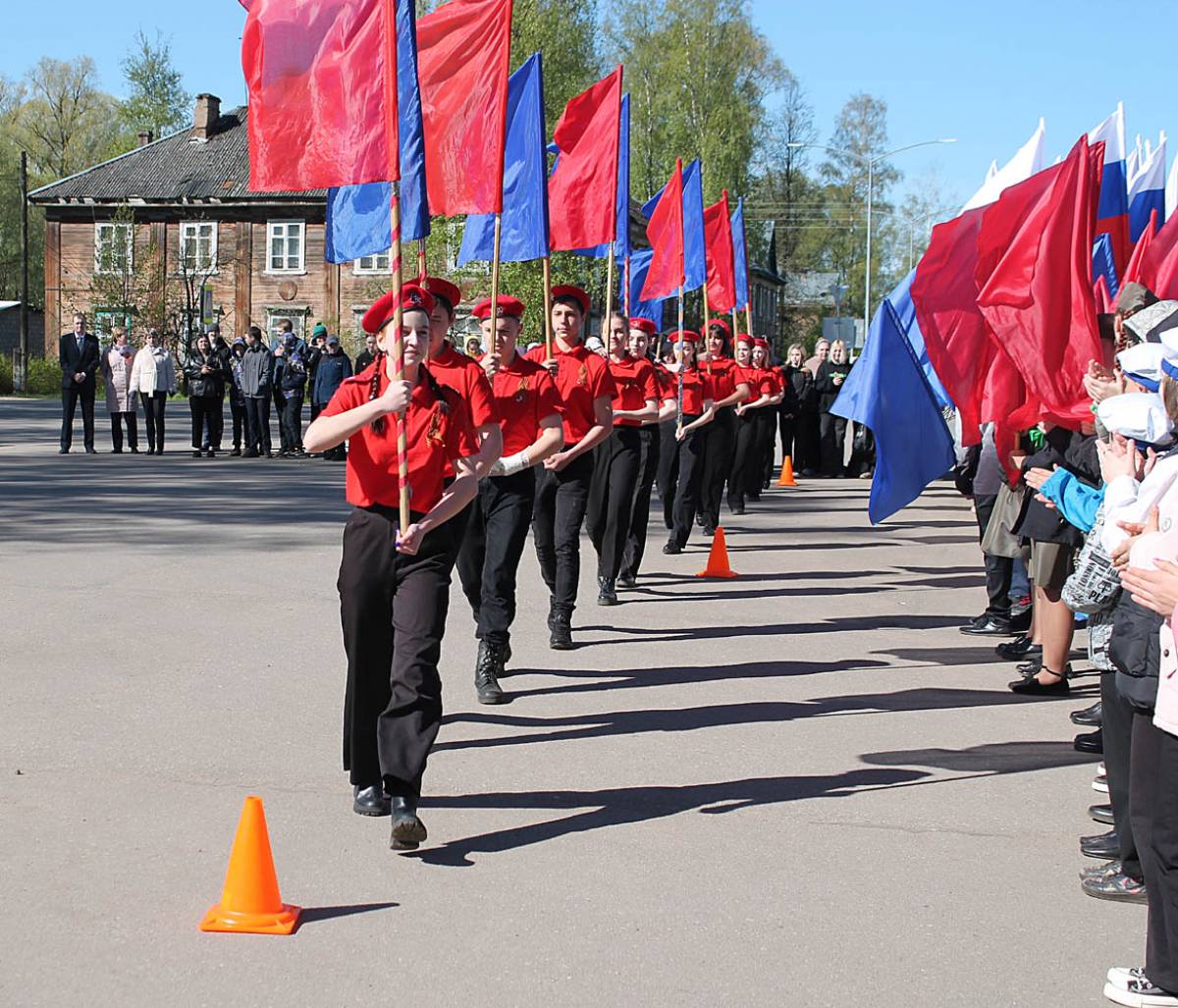 В  Парфине прошел районный фестиваль строевой подготовки - парад юнармейских отрядов района «Маршем Победы»