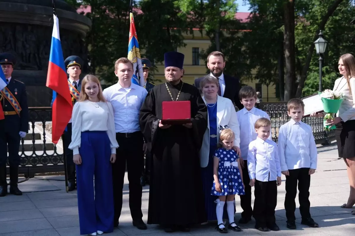 Семья  Михаила и Натальи Абашкиных из п.Хвойная удостоена ордена «Родительская слава»