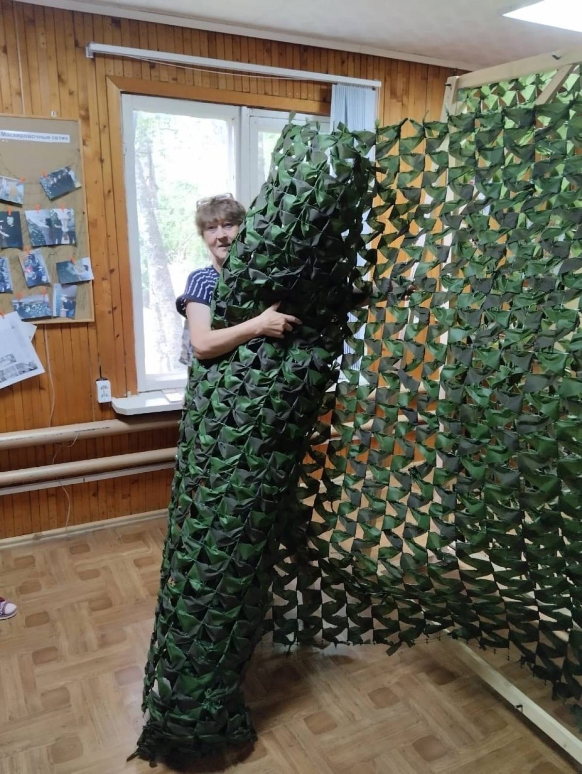 Более десяти маскировочные сетей сплели марёвские «Отзывчивые сердца»