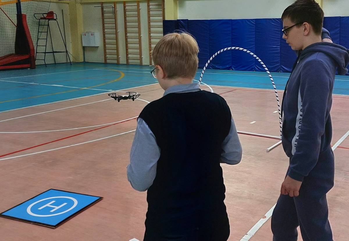 В окуловских школах готовятся обучать детей программированию и управлению беспилотников