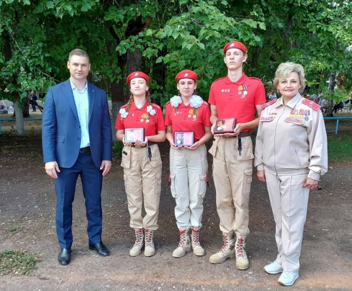Юнармейцы Новгородского района удостоены высоких наград
