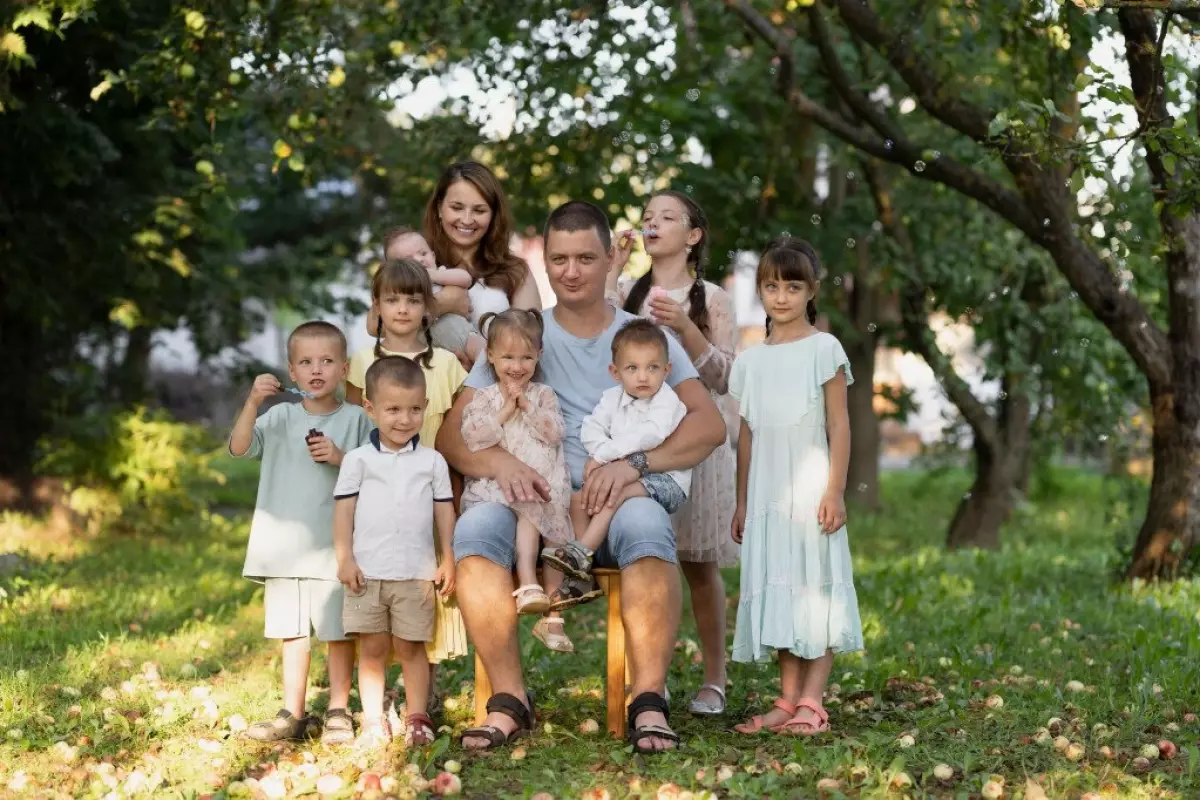 Правительство РФ 24 июня утвердило единый образец удостоверения, подтверждающего статус многодетной семьи