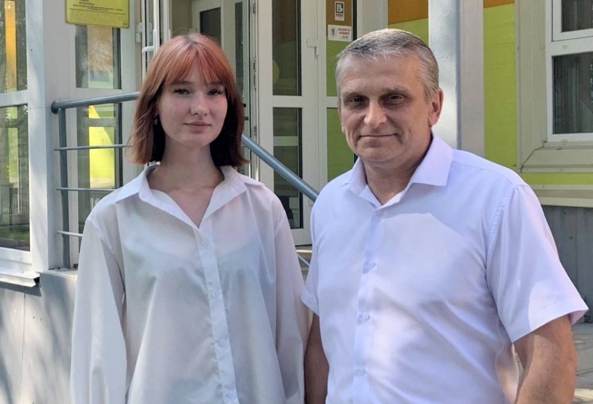 Отец и дочь из Луганска будут работать в сфере образования Солецкого округа