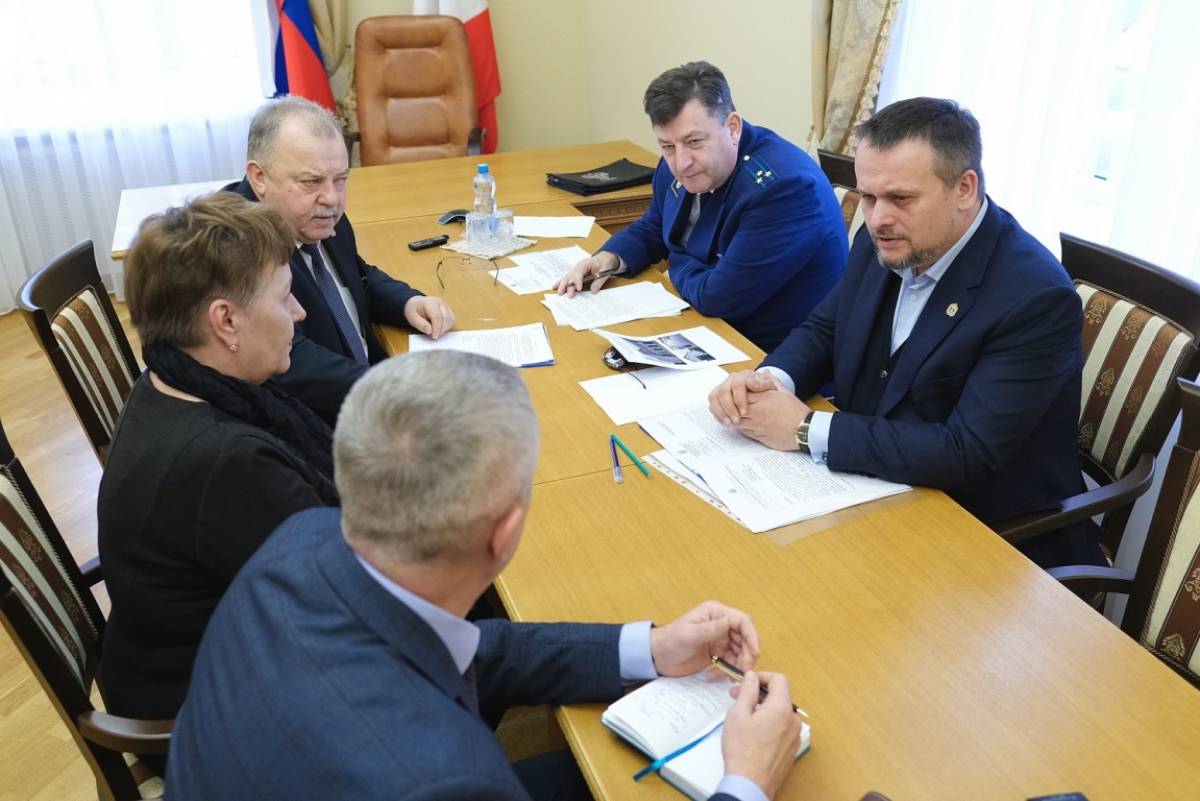 В Малой Вишере отремонтируют ДШИ и спортивную школу