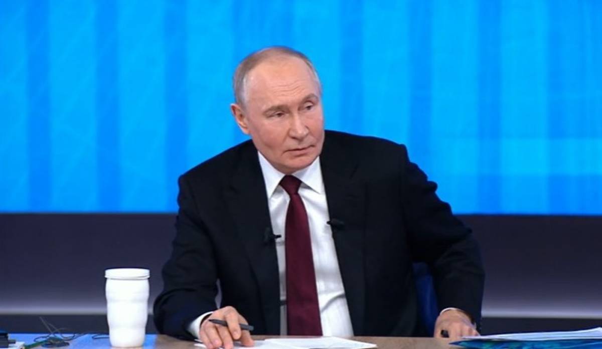 Иллюстрации: кадры трансляции прямой линии, сайт Кремля