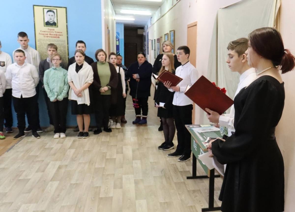 Жители деревни Новое Овсино открыли памятный стенд дорогому земляку — герою СВО