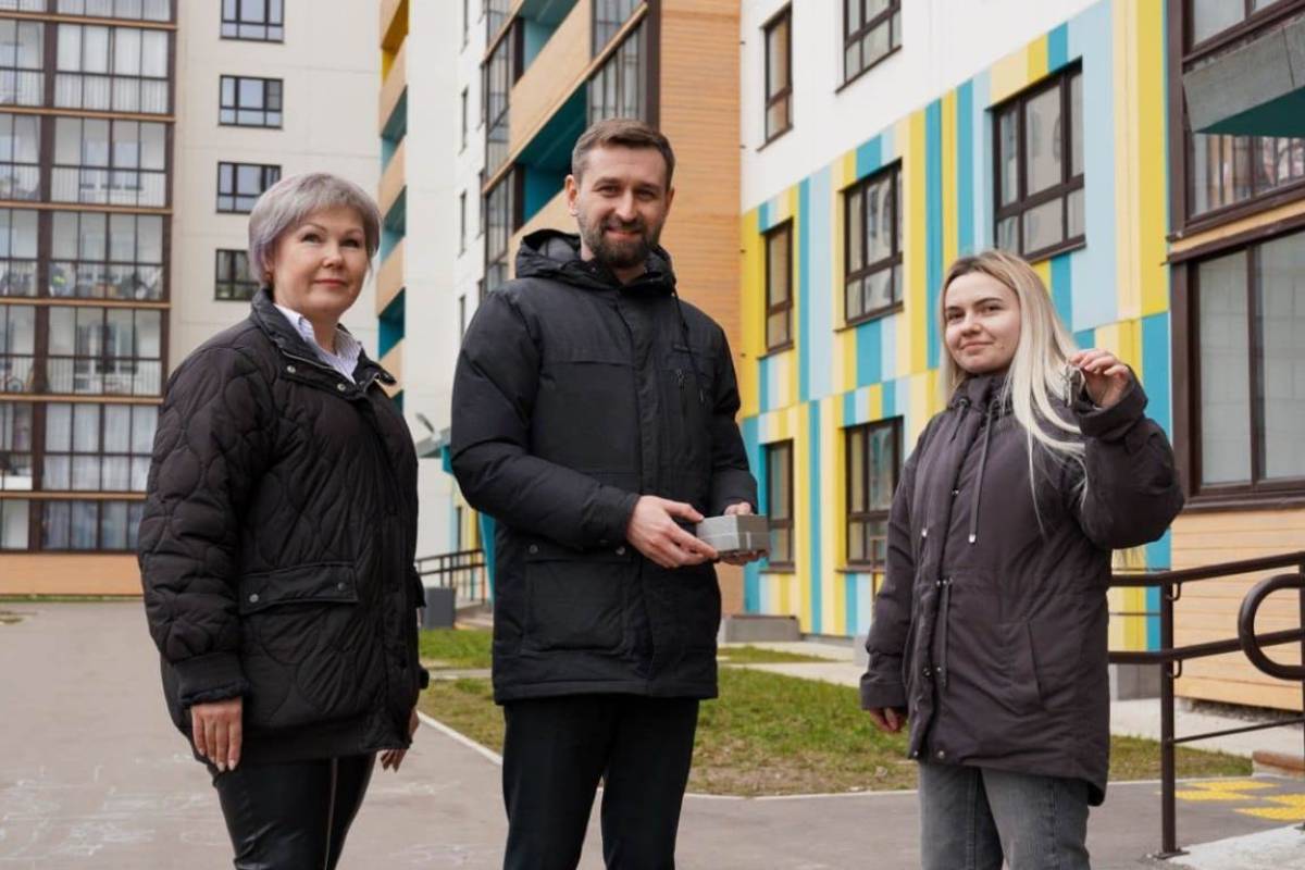 Выпускница Марёвской школы получила квартиру в Великом Новгороде