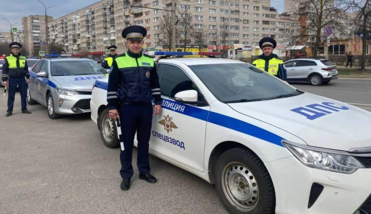 В Старой Руссе задержали водителя под кайфом и нетрезвого  электровелосипедиста