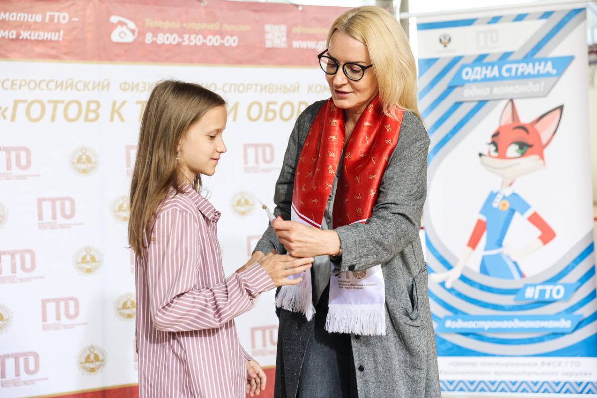 Самые спортивные жители Хвойнинского округа получили знаки отличия ГТО