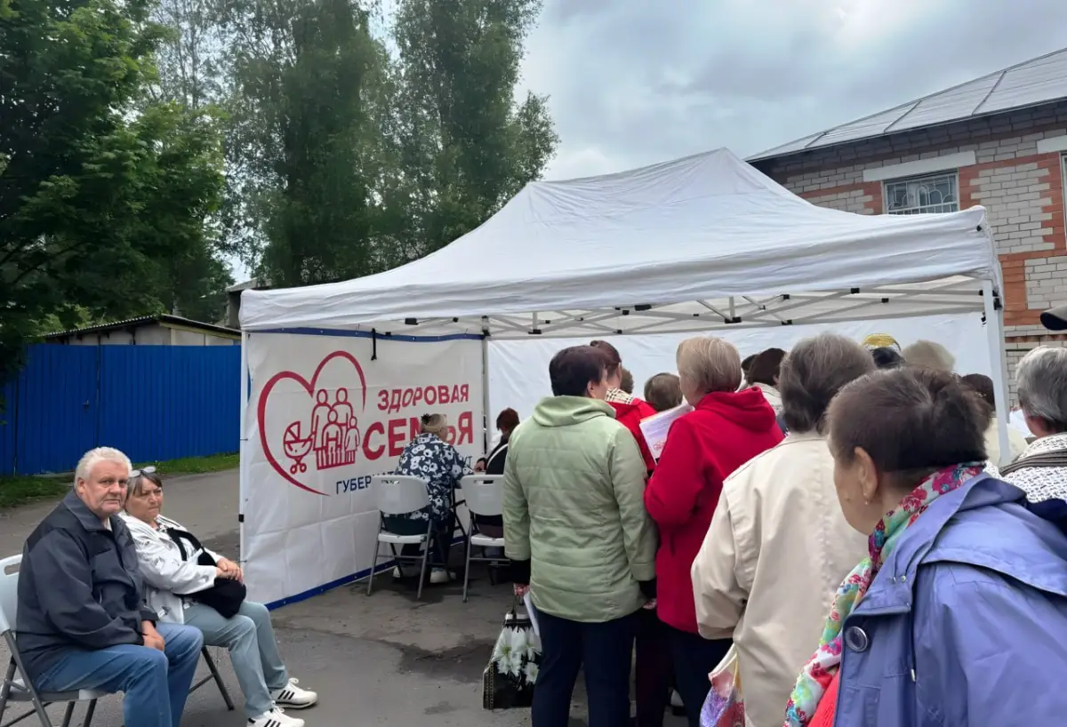 Мобильная бригада врачей из Великого Новгорода побывала в Поддорье