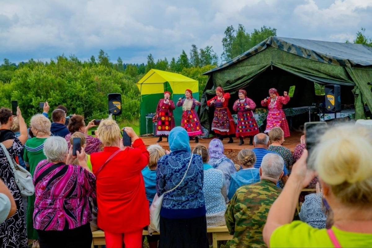 «Бурановские бабушки» выступили на престольном празднике в деревне Горушка