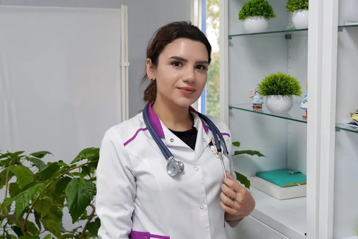 «Земский фельдшер» с красивым оперным именем увлечённо трудится в деревне Слутка