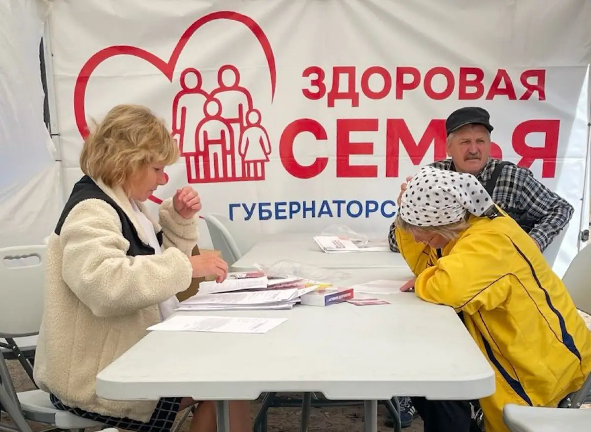 Команда врачей губернаторского проекта «Здоровая семья» побывала в Хвойной