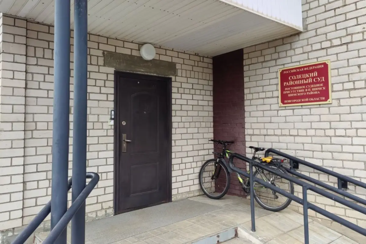 Отдых шимского косаря на свежескошенной траве внезапно прервали приставы