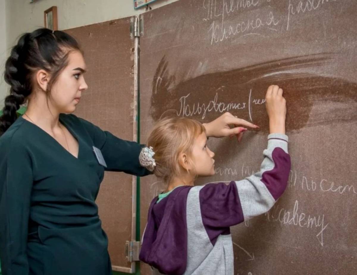 Выпускница Кулотинской школы вернулась в неё учителем