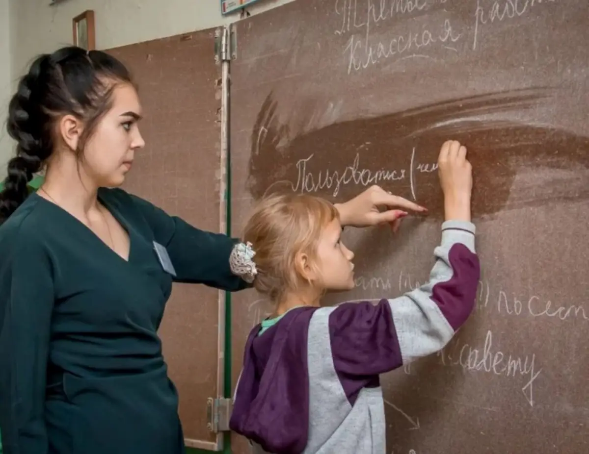 Выпускница Кулотинской школы вернулась в неё учителем