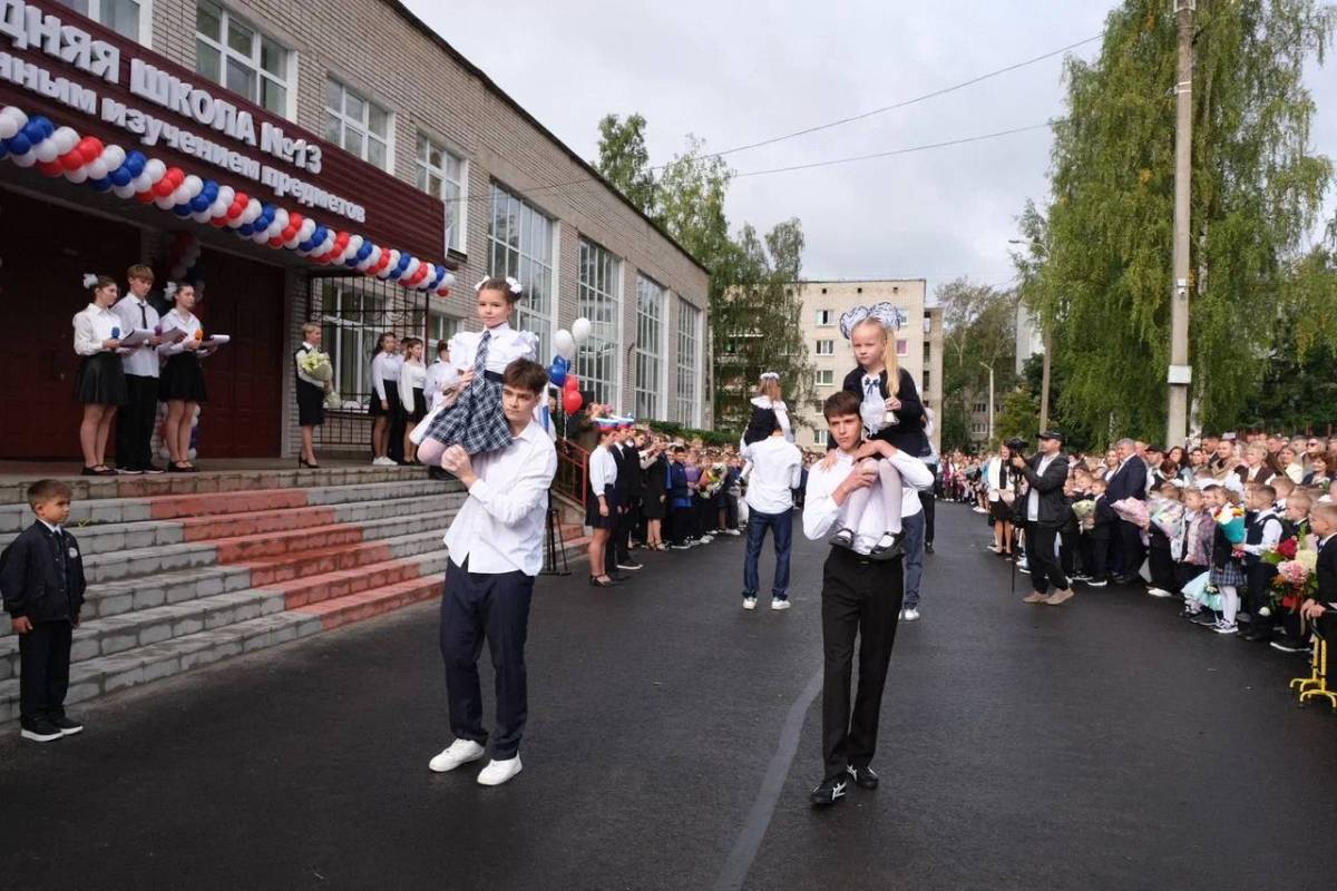 ТГ Александра Дронова: в Новгородской области за парты сядут 67 тысяч ребят