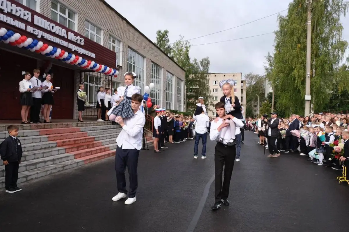 ТГ Александра Дронова: в Новгородской области за парты сядут 67 тысяч ребят