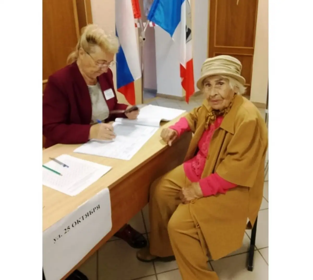 95-летняя жительница Демянска не нарушила своей традиции всегда ходить на выборы