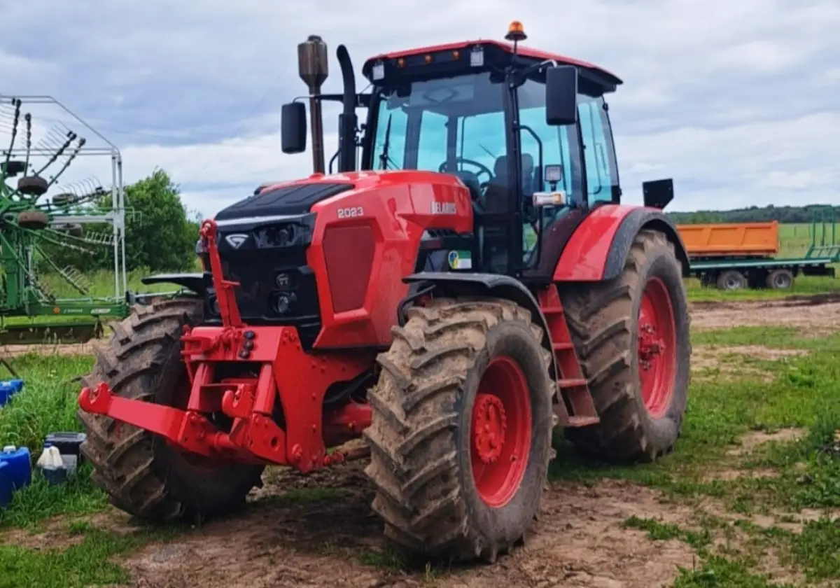 В Новгородской области усиливают контроль за состоянием самоходных машин