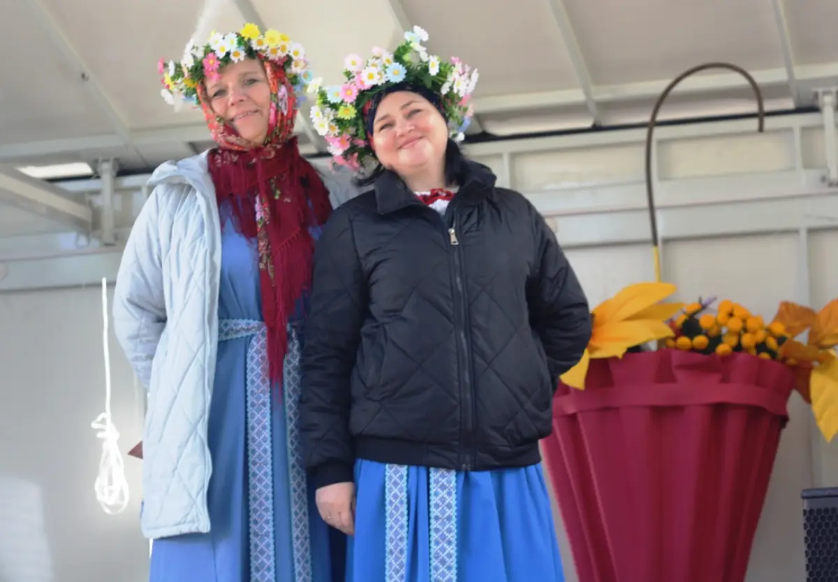 Осенняя ярмарка урожая прошла в посёлке Любытино