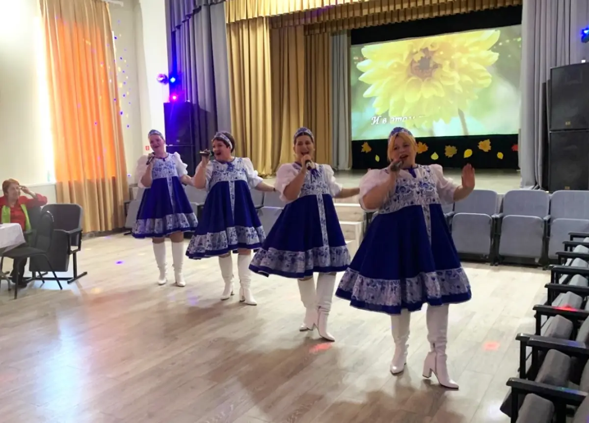 В Бронницком Доме культуры отпраздновали День мудрости и добра