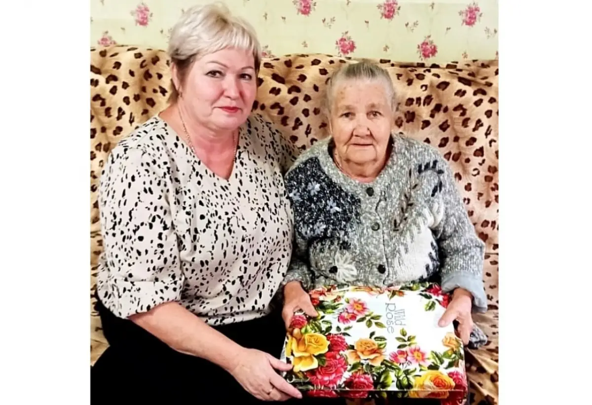 Земляки поздравляют жительницу села Поддорье Анну Гордееву с 90-летием
