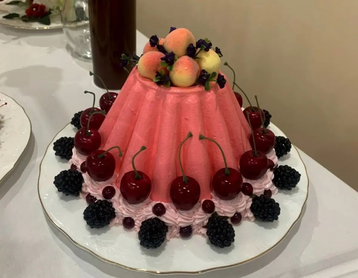 Изюминкой музея в Броннице стал царский стол с изысканными блюдами