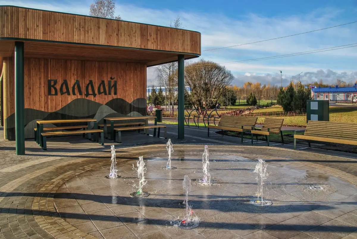 В Валдае появилась новая точка притяжения с первым в городе фонтаном