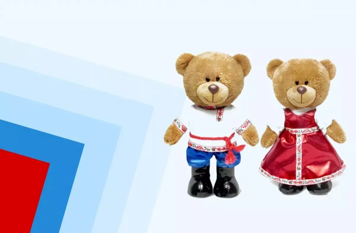 Плюшевые мишки Мирошка и Росинка учат крестецких малышей важным вещам