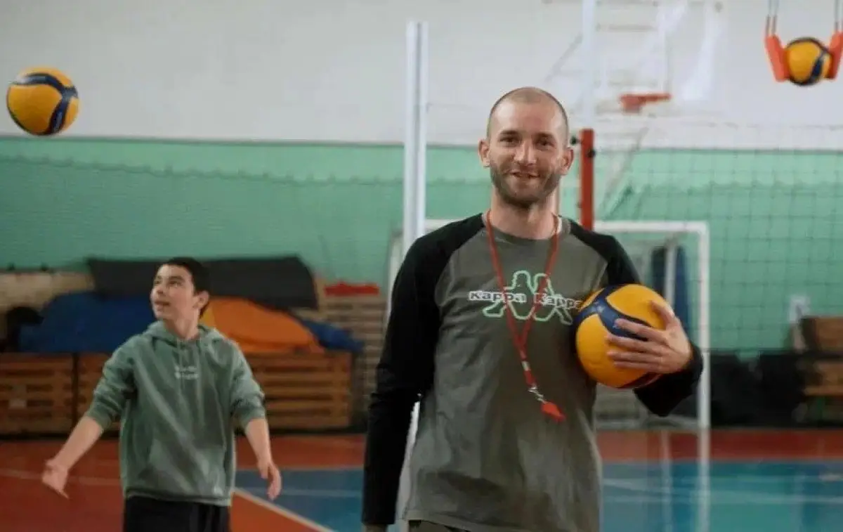 Андрей Семёнов из Батецкого округа стал лучшим «Тренером нашего двора»