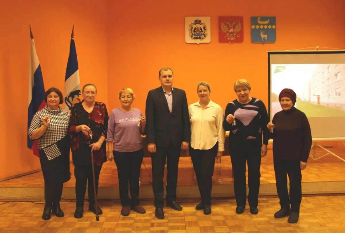 В Парфинском округе празднуют новоселье