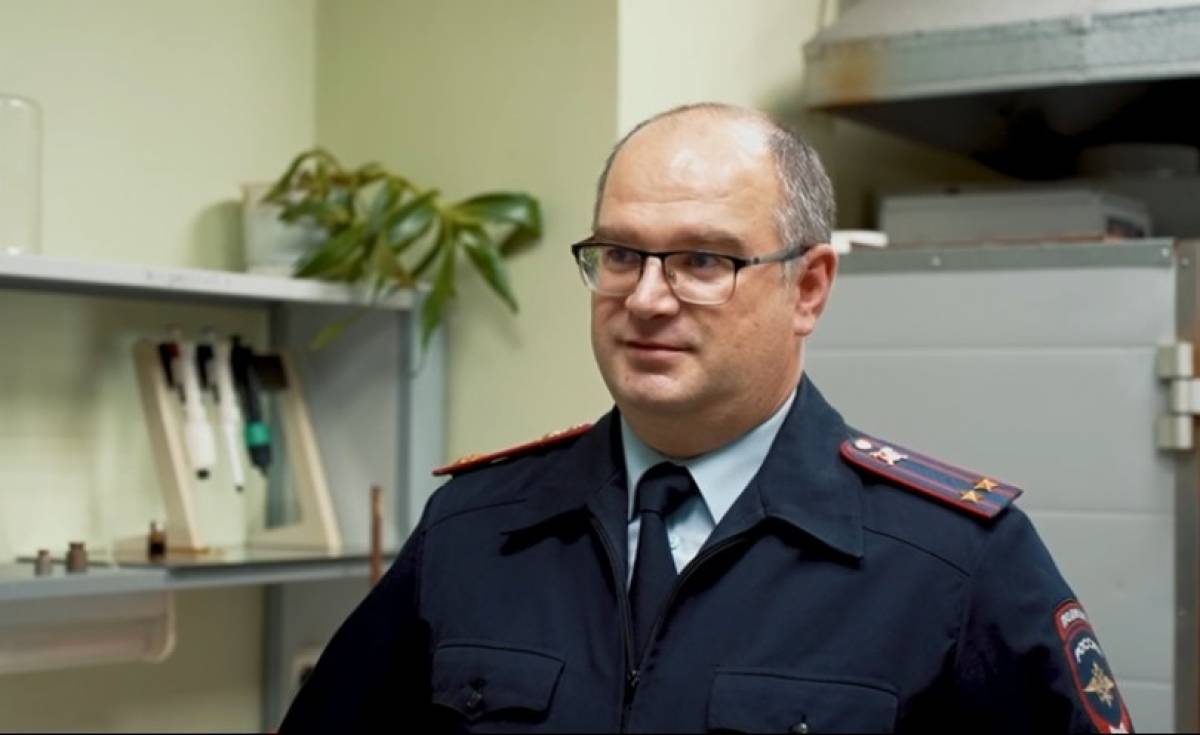 Иллюстрации: кадр видео из MAX-канала Александра Дронова. На фото эксперт Иван Зиновьев