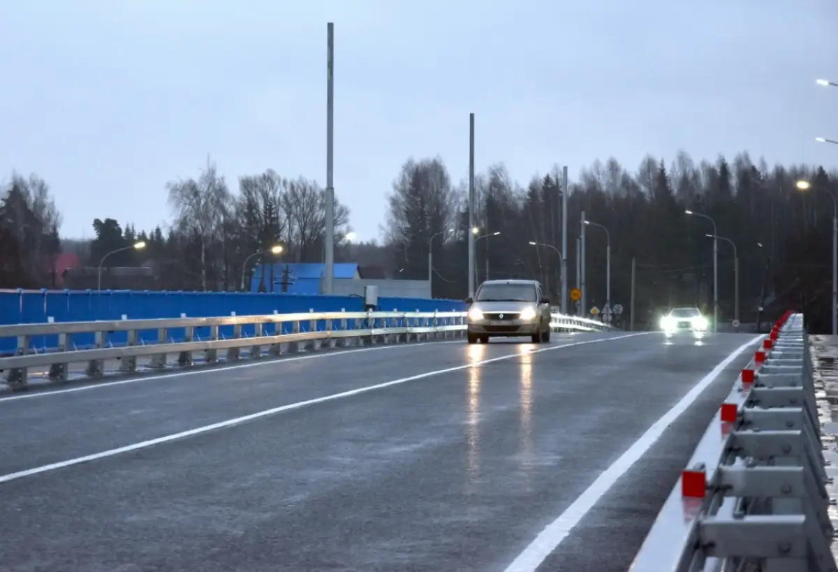 В Пестовском округе запустили движение по новому мосту через реку Молога