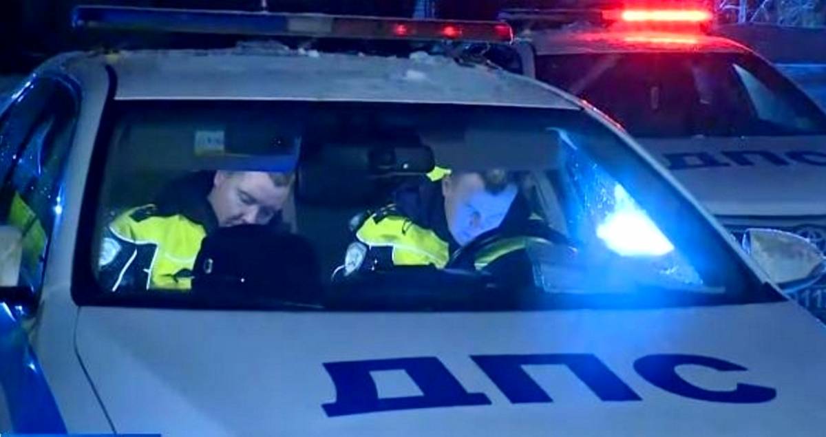 Пьяный водитель катался по Окуловке на «Волге»