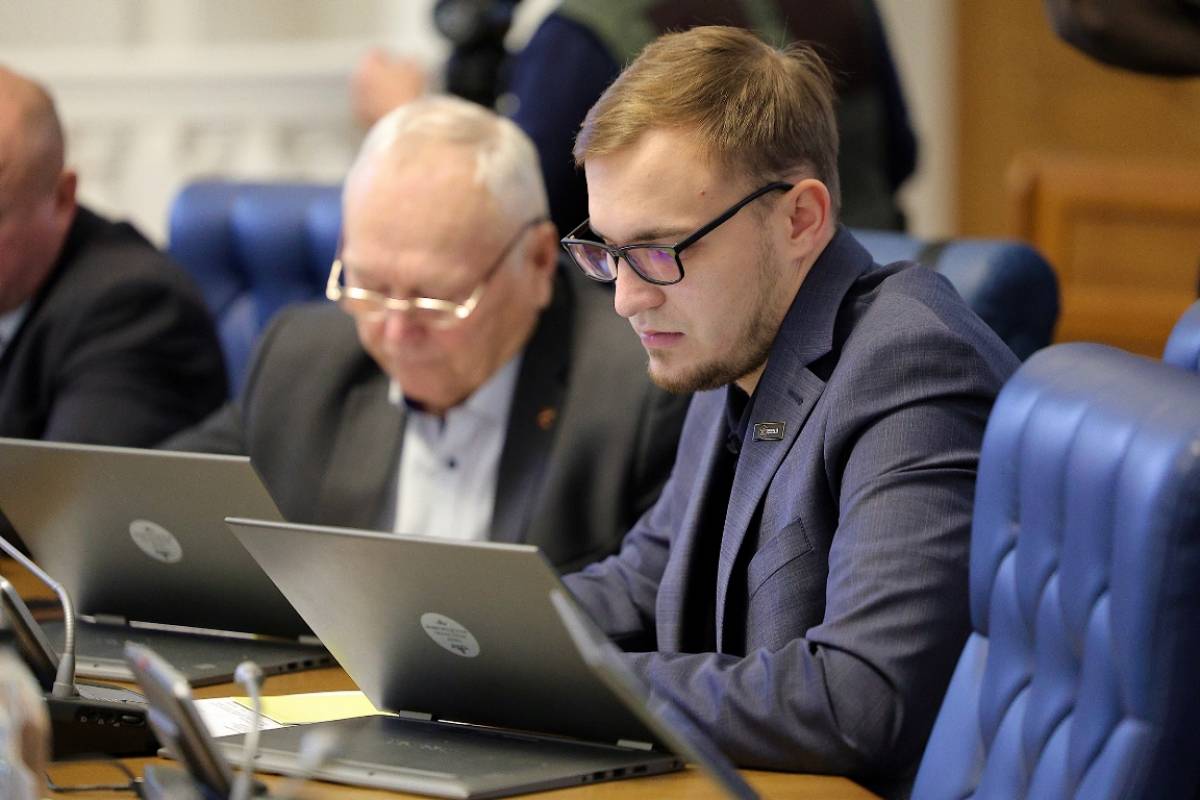 Ветеран СВО принял участие в «нулевых чтениях» бюджета Новгородской области